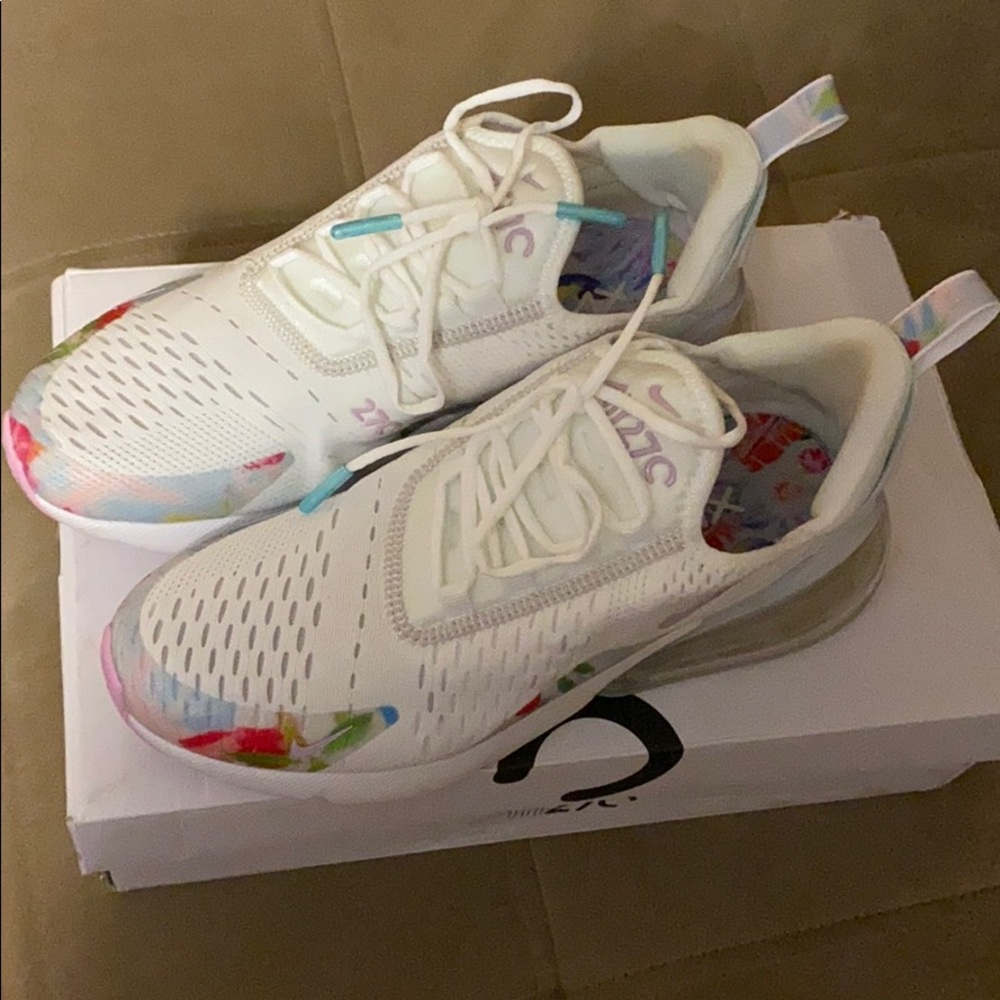 Nike Air Max 270 Women’s 7.5
